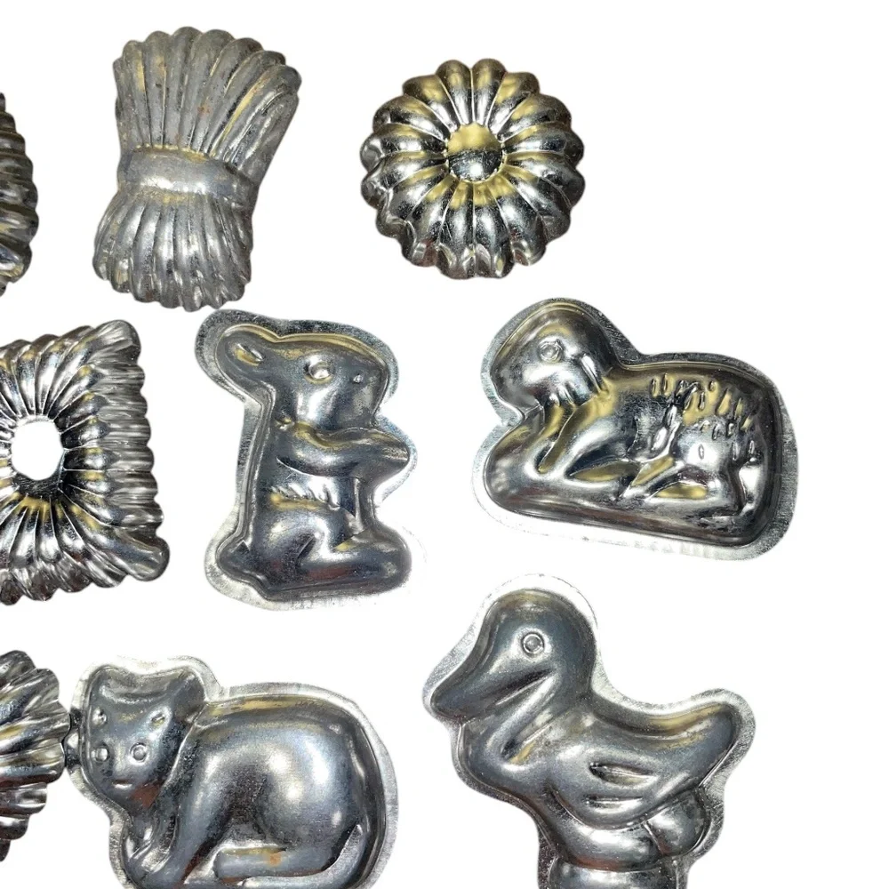 13 Vintage Czech Small‎ Tartlett Chocolate Candy Tart Shells Baking Soap Moulds